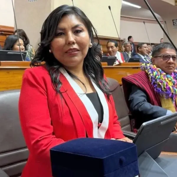 Diputada Graciela Chipana enfrentando juicio por discriminación agravada a un niño con autismo en Moquegua.