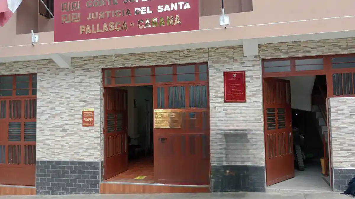 Fachada del Juzgado de Investigación Preparatoria de Cabana-Pallasca que dictó prisión preventiva por violación sexual contra padrastro en Conchucos.